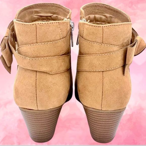 Torrid Tan Faux Suede Side Bow Bootie Boots Size 9 Wide NIB - Picture 12 of 15